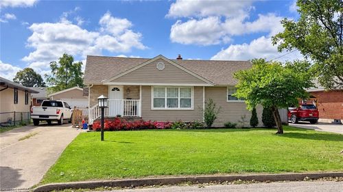 12 Roseland Ave, St. Catharines, ON, L2M5Z2 | Card Image
