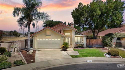 8228 Norfolk Ct, Bakersfield, CA, 93311-1110 | Card Image