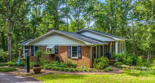 498 Plantation Dr, Rutherfordton, NC, 28139-6802 | Card Image