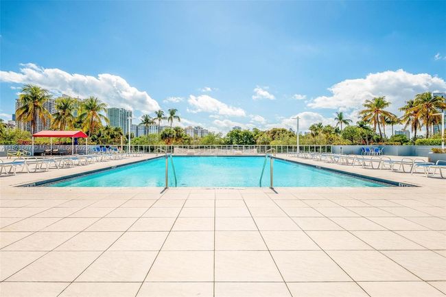 APT-1906 - 3675 N Country Club Dr, Condo with 2 bedrooms, 2 bathrooms and null parking in Aventura FL | Image 39