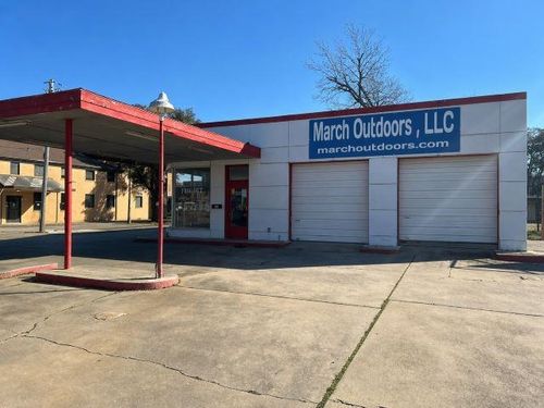 301 W Panola St, Carthage, TX, 75633-2534 | Card Image