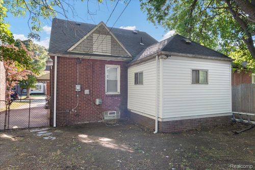 18665 Birwood St, Detroit, MI, 48221-1905 | Card Image