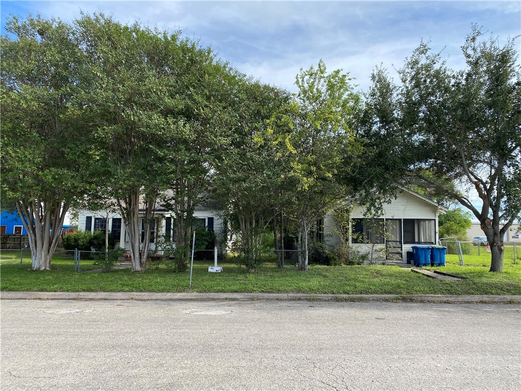 Dallas St, Portland, TX 78374