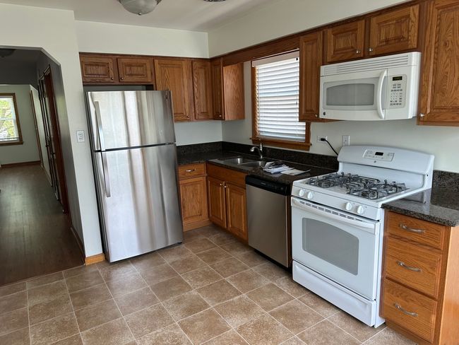 2 - 5551 Mason Ave, Condo with 2 bedrooms, 1 bathrooms and 1 parking in Chicago IL | Image 6
