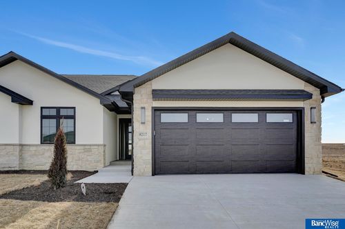 9217 Marbella Dr, Lincoln, NE, 68520-1523 | Card Image
