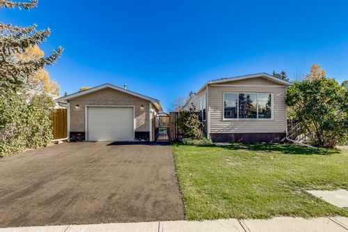 17 Spring Haven Close Se, Airdrie, AB, T4A1E6 | Card Image