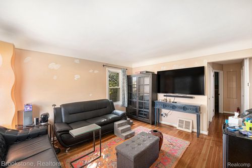 1197 Catalpa Dr, Berkley, MI, 48072-2001 | Card Image