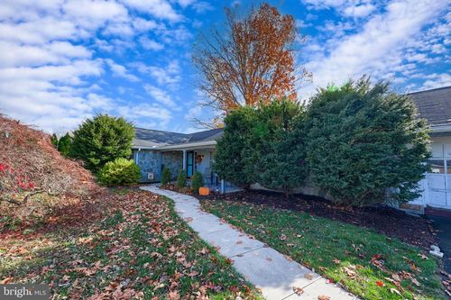 8 Budview Drive, WILLOW STREET, PA, 17584 | Card Image