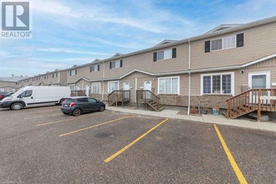 30 - 4728 18 St, Townhouse with 3 bedrooms, 2 bathrooms and 2 parking in Lloydminster SK | Image 2