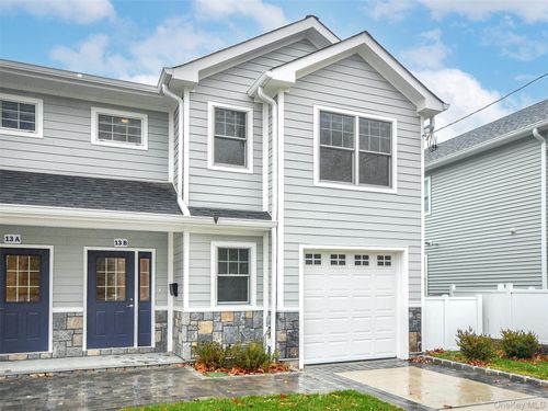 13 Dunes Ln, Port Washington, NY, 11050-1407 | Card Image