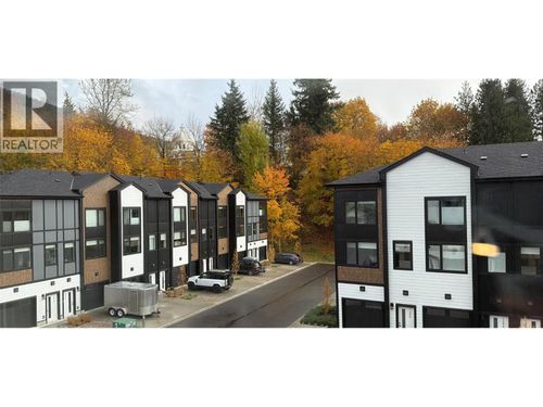 1216 Douglas St, Revelstoke, BC, V0E | Card Image