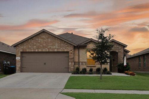 8649 Mirror Lake Dr, Fort Worth, TX, 76179-3155 | Card Image