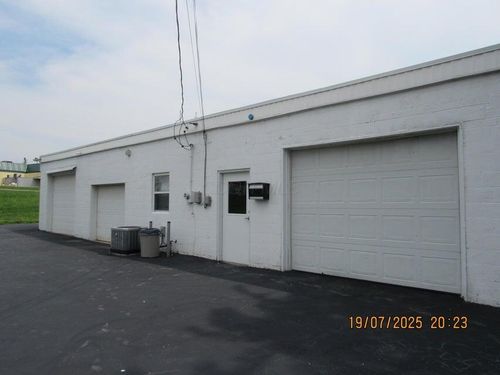 208 Moats Dr, Circleville, OH, 43113-1509 | Card Image