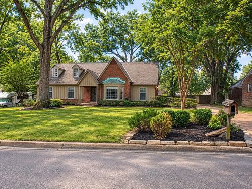 7685 Mchenry Cir S, Germantown, TN, 38138-2237 | Card Image