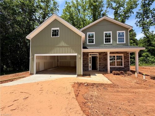 224 Longwood Dr, Winston Salem, NC, 27104-2850 | Card Image