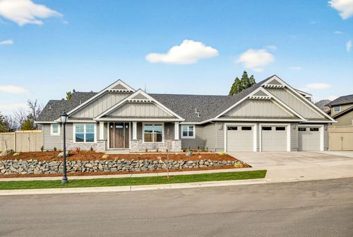 4043 Sunleaf Avenue, Medford, OR, 97504 | Card Image