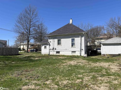 605 N 2nd St, Fairfield, IA, 52556-2224 | Card Image