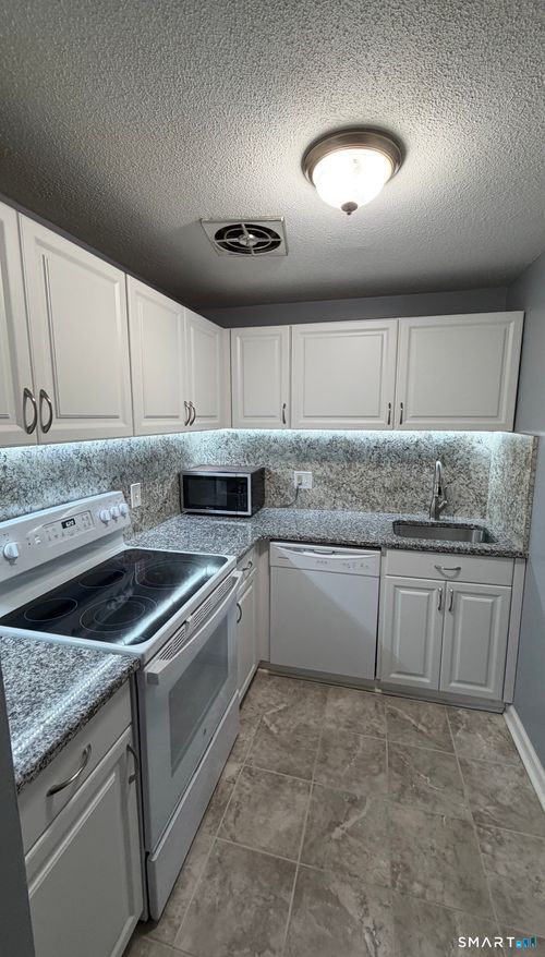 57-57 Burgundy Hill Lane, Middletown, CT, 06457 | Card Image