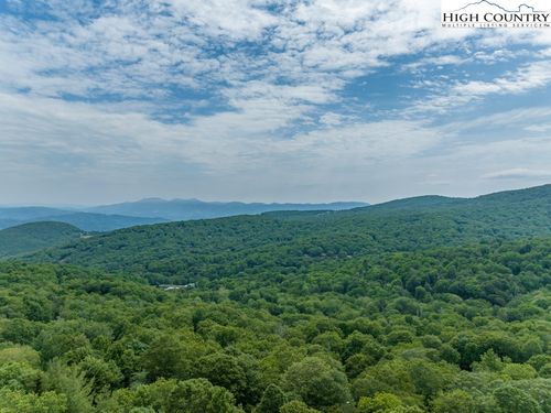 7 Village Rd/106 Maple Lane, Beech Mountain, NC, 28604 | Card Image
