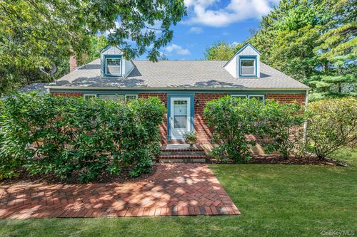 84 Yaphank Ave, Brookhaven, NY, 11719-9511 | Card Image