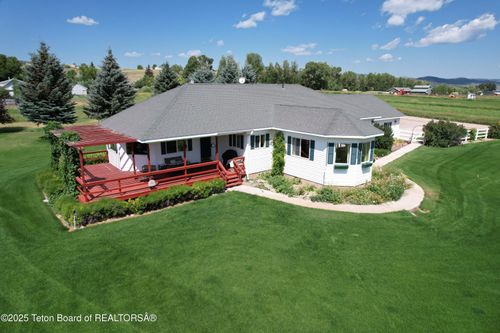 90 Jay Bob Ln, Afton, WY, 83110-9604 | Card Image