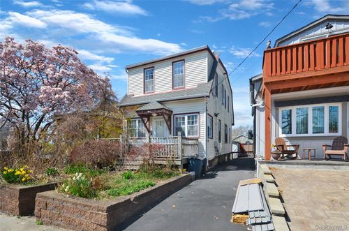 103 Rochelle St, Bronx, NY, 10464-1656 | Card Image