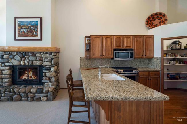 732 Morning Star Rd, Townhouse with 3 bedrooms, 4 bathrooms and 2 parking in Sun Valley ID | Image 5
