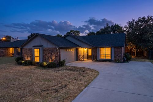 107 Modene Ave, Waxahachie, TX, 75165-4518 | Card Image