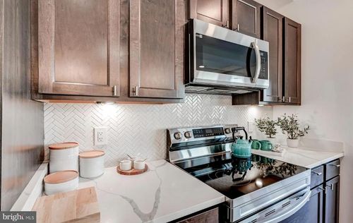 apt-207-601 S Broadway, BALTIMORE, MD, 21231-3880 | Card Image
