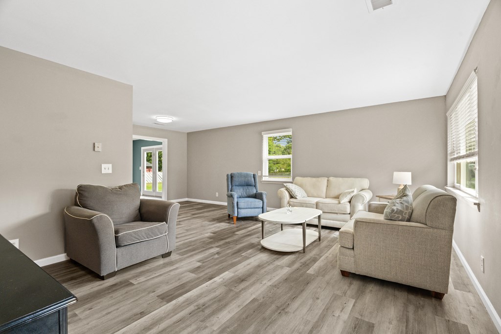 Residential in Chatsworth 4