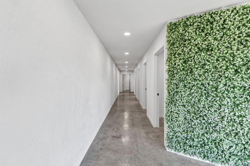 102-1555 Woodmere Trl, Granbury, TX, 76048-5712 | Card Image