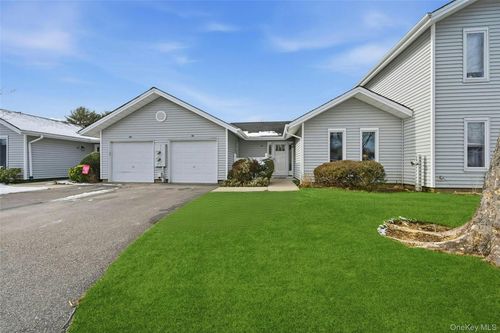 210 Elton Court W, Smithtown, NY, 11780 | Card Image