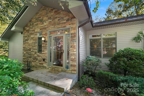 16 Unoga Ct, Brevard, NC, 28712-9278 | Card Image