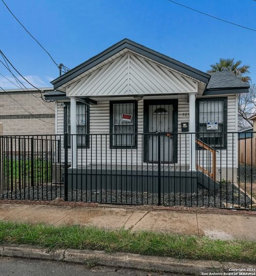 325 S Hackberry St, San Antonio, TX, 78203-1257 | Card Image