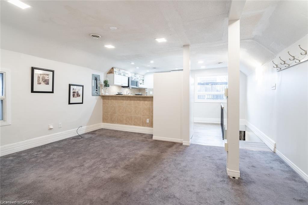 Residential Lease in Hamilton