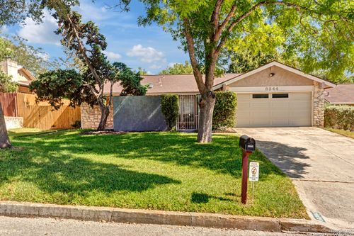 8344 Highland Vw, Universal City, TX, 78148-2720 | Card Image