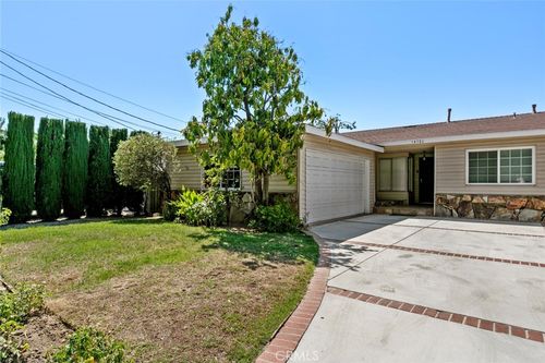 14926 Gilmore St, Van Nuys, CA, 91411 | Card Image