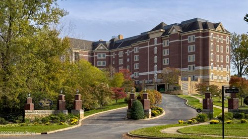 301-1300 Cardinal Dr, Louisville, KY, 40213-1377 | Card Image
