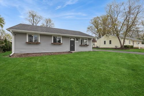 25175 W Lincoln Dr, Lake Villa, IL, 60046-7354 | Card Image