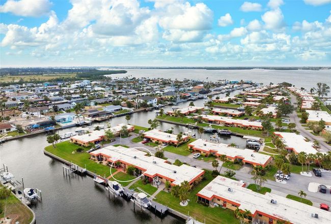 9527 Azure Cv, Condo with 3 bedrooms, 2 bathrooms and null parking in BRADENTON FL | Image 41