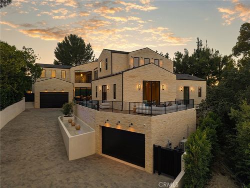 16093 Royal Oak Rd, Encino, CA, 91436-3913 | Card Image
