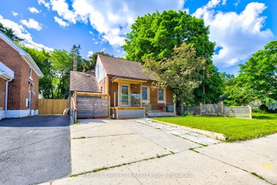 93 Stirling Ave S, House other with 4 bedrooms, 4 bathrooms and 6 parking in Kitchener ON | Image 1