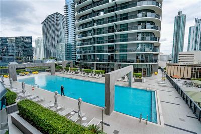 2201 - 55 Sw 9th St, Condo with 2 bedrooms, 2 bathrooms and null parking in Miami FL | Image 2