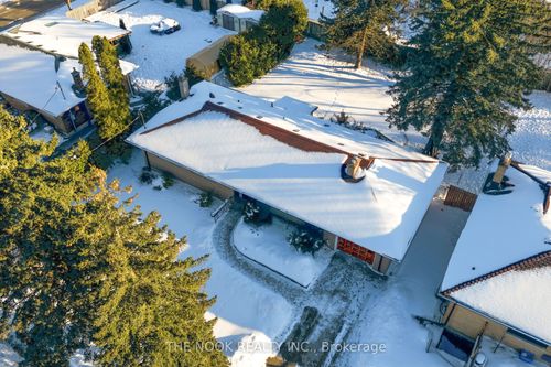 37 Concession St E, Bowmanville, ON, L1C1Y2 | Card Image