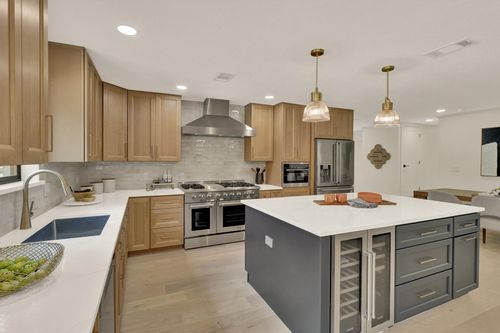 2713 Cascade Dr, Austin, TX, 78757-2111 | Card Image