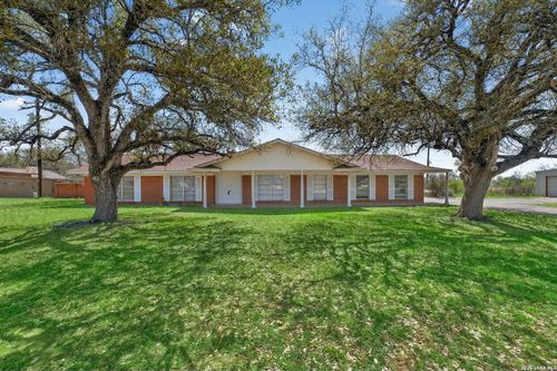 514 Hospital Blvd, Floresville, TX, 78114-4807 | Card Image