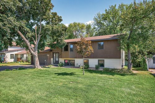 1224 8th Ln, Anoka, MN, 55303-2841 | Card Image