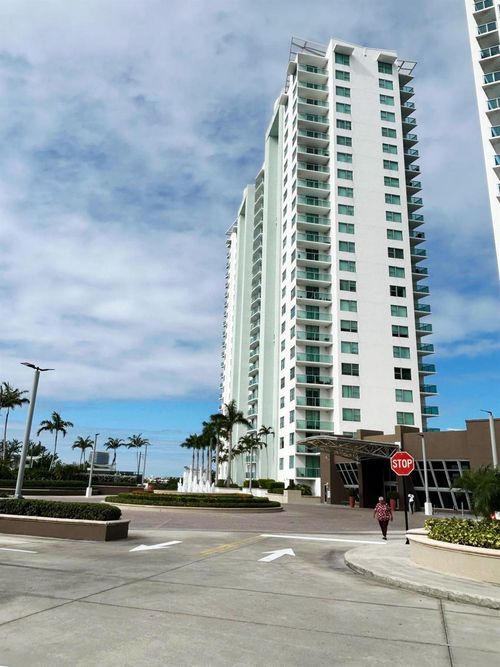 apt-2204n-2641 N Flamingo Rd, Sunrise, FL, 33323-1748 | Card Image