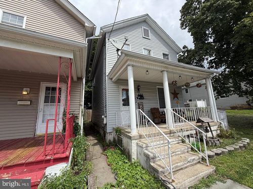 632 E Lackawanna St, Olyphant, PA, 18447-1925 | Card Image