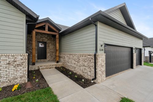 210 Clayton, Republic, MO, 65738 | Card Image
